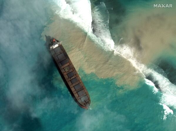 “MV Wakashio”號散貨船在毛里求斯漏油情況 - 俄羅斯衛星通訊社