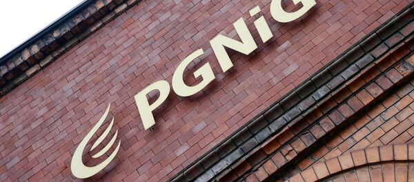 Логотип государственной нефтегазовой компании PGNiG в Варшаве - 俄羅斯衛星通訊社