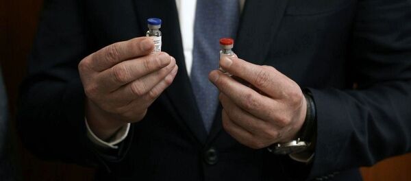 Представление ампул вакцины против новой коронавирусной инфекции, впервые в мире зарегистрированой в России 11 августа Представление ампул вакцины против новой коронавирусной инфекции, впервые в мире зарегистрированой в России 11 августа - 俄罗斯卫星通讯社