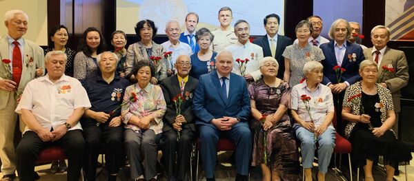 18名伊万诺沃国际儿童院的中国学员获颁俄罗斯伟大卫国战争胜利75周年纪念勋章 - 俄罗斯卫星通讯社