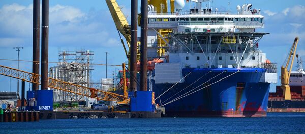 Российское краново-монтажное трубоукладочное судно (КМТУС) Академик Черский в немецком порту Мукран на острове Рюген - 俄罗斯卫星通讯社