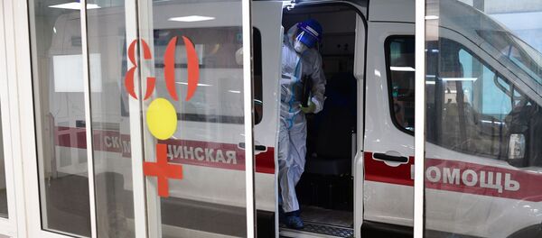 Автомобиль у приемного отделения госпиталя COVID-19 городской клинической больницы № 15 имени О. М. Филатова в Москве. Автомобиль у приемного отделения госпиталя COVID-19 городской клинической больницы № 15 имени О. М. Филатова в Москве. - 俄罗斯卫星通讯社