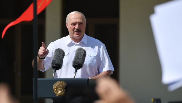 Президент Белоруссии Александр Лукашенко выступает на митинге - 俄罗斯卫星通讯社