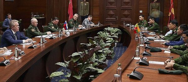 Переговоры замминистра обороны РФ генерал-полковника Александра Фомина и начальником генштаба ВС Мьянмы генерала Мья Тун У - 俄羅斯衛星通訊社