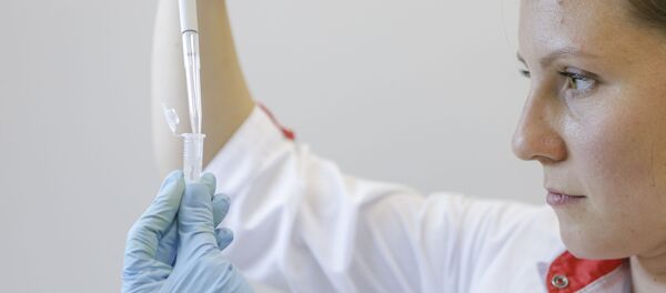 Производство вакцины от COVID-19 в Национальном исследовательском центре эпидемиологии и микробиологии имени Н. Ф. Гамалеи - 俄羅斯衛星通訊社