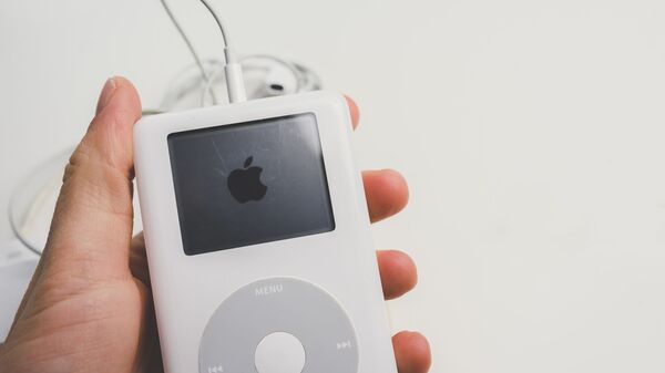 苹果停产 iPod 便携式音乐播放器