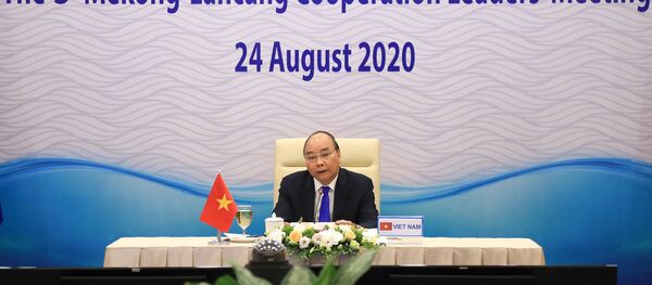 Премьер-министр Вьетнама на третьей встрече руководителей стран механизма сотрудничества в бассейне Ланьцанцзян-Меконг. 24.08.2020 Премьер-министр Вьетнама на третьей встрече руководителей стран механизма сотрудничества в бассейне Ланьцанцзян-Меконг. 24.08.2020 - 俄羅斯衛星通訊社