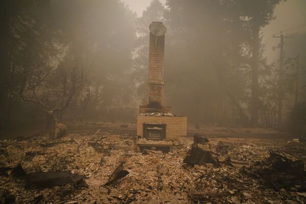 一片焦土：加州火灾后的惨状 - 俄罗斯卫星通讯社