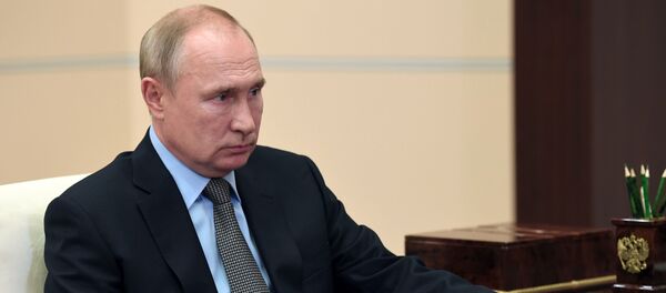  25 августа 2020. Президент РФ Владимир Путин во время встречи с директором Федеральной службы судебных приставов РФ Дмитрием Аристовым. - 俄罗斯卫星通讯社