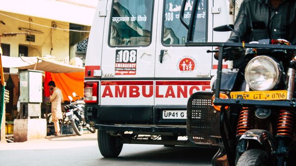 Машина скорой помощи в индийском городе Варанаси - 俄罗斯卫星通讯社