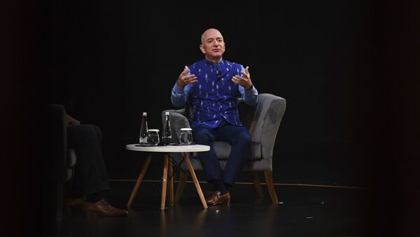 Владелец Amazon Джефф Безос во время выступления в Нью-Дели - 俄罗斯卫星通讯社