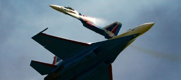 Истребители Су-35С пилотажной группы Русские витязи выполняют демонстрационный полет в рамках Международного форума Армия-2020 на аэродроме Кубинка в Подмосковье Истребители Су-35С пилотажной группы Русские витязи выполняют демонстрационный полет в рамках Международного форума Армия-2020 на аэродроме Кубинка в Подмосковье - 俄罗斯卫星通讯社