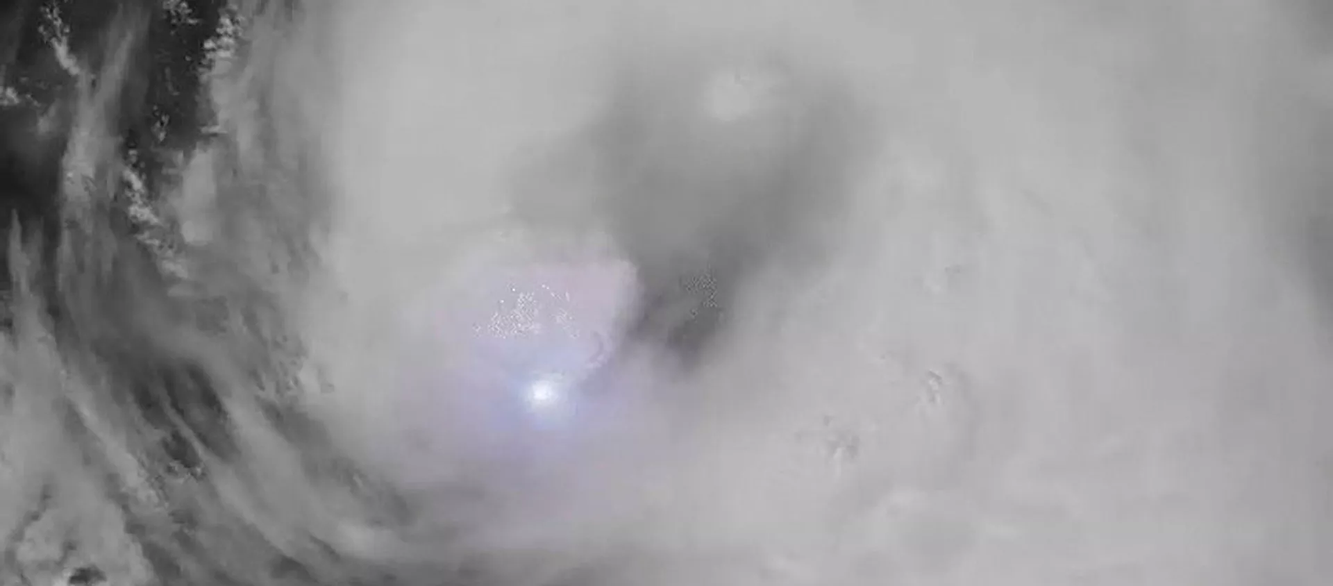 Спутниковый снимок урагана Лаура - 俄羅斯衛星通訊社, 1920, 03.08.2021