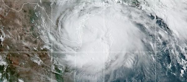 Ураган Лаура - 俄羅斯衛星通訊社