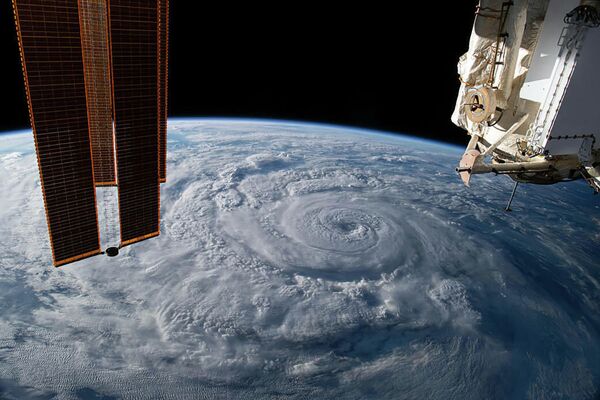 Ураган Женевьева у тихоокеанского побережья Мексики снятый с борта МКС - 俄羅斯衛星通訊社
