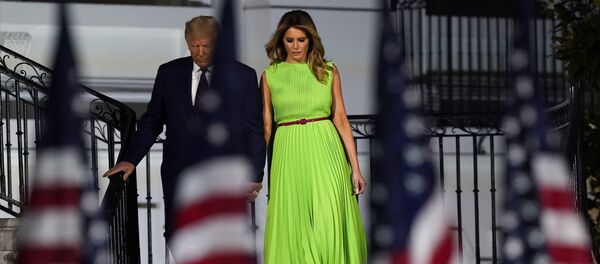 Мелания Трамп в неоновом платье Мелания Трамп в неоновом платье - 俄罗斯卫星通讯社