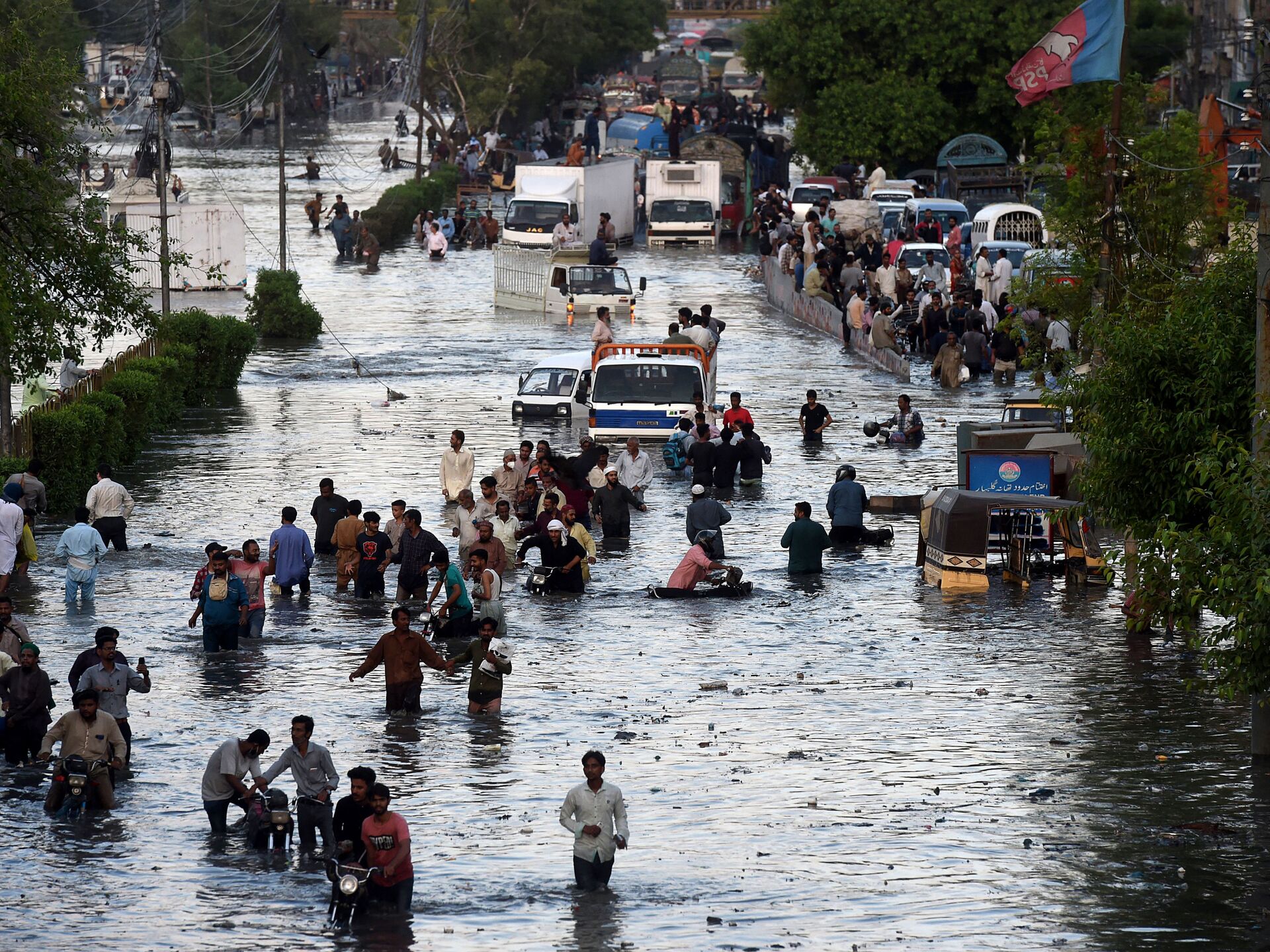 巴基斯坦洪灾死亡人数升至1486人，全球变暖不是唯一原因_洪水_的地区_降雨