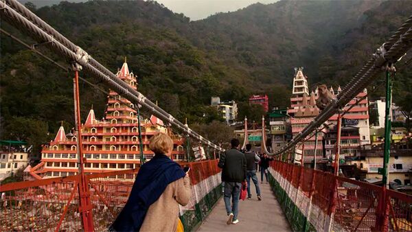Священный индийский мост Лакшман Джула через реку Ганг - 俄羅斯衛星通訊社