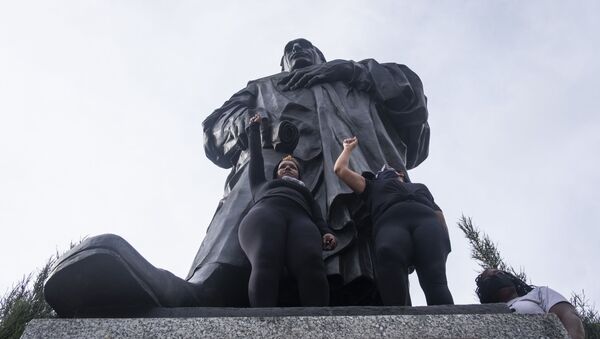 Статуя первооткрывателя Америки Христофора Колумба в Колумбусе  - 俄罗斯卫星通讯社