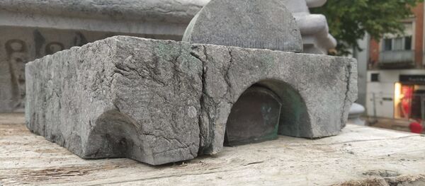 В старом фонтане отыскали сердце мэра города - 俄罗斯卫星通讯社