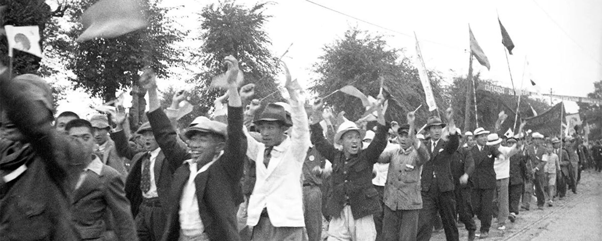 中國人歡迎蘇聯軍隊 - 俄羅斯衛星通訊社, 1920, 09.05.2025