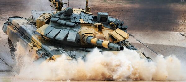 Танк Т-72 команды военнослужащих Вьетнама во время соревнований танковых экипажей в рамках конкурса Танковый биатлон-2020 на полигоне Алабино в Подмосковье во второй день VI Армейских международных игр АрМИ-2020 - 俄罗斯卫星通讯社