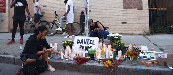 非裔美國人丹尼爾∙普魯德死亡案7名涉案警員停職 - 俄羅斯衛星通訊社