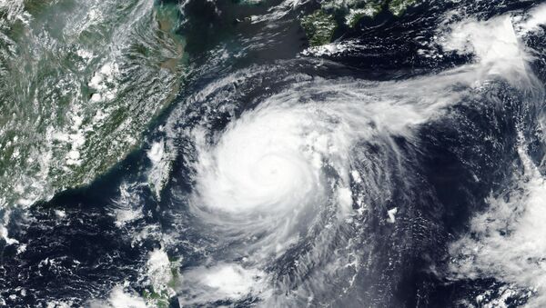 Вид из космоса на тайфун Майсак, проходящий над Японией - 俄羅斯衛星通訊社