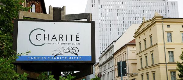 Вывеска больничного комплекса Шарите Митте, где проходит лечение Алексей Навальный  - 俄羅斯衛星通訊社