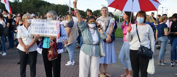 Участники акции протеста в Минске - 俄罗斯卫星通讯社