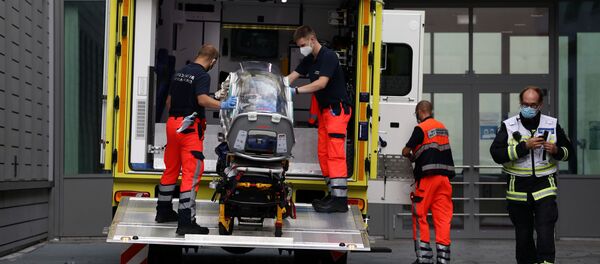 Блогер Алексей Навальный у клиники Шарите в Берлине Блогер Алексей Навальный у клиники Шарите в Берлине - 俄罗斯卫星通讯社