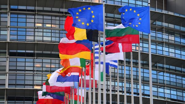 Флаги стран Евросоюза перед главным зданием Совета Европы в Страсбурге - 俄罗斯卫星通讯社