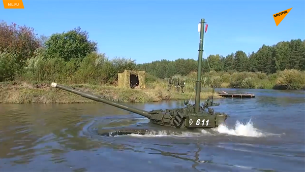 坦克水下驾驶训练 - 俄罗斯卫星通讯社