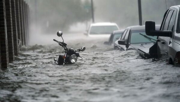 Затопленная улица во время урагана Салли в США  - 俄羅斯衛星通訊社