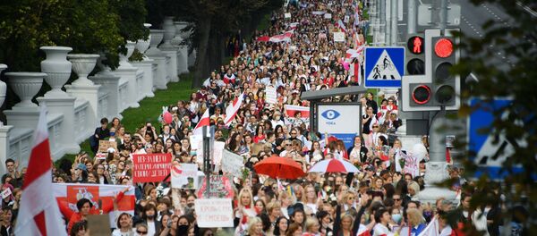 Участницы протестной акции женщин в Минске, Белоруссия - 俄罗斯卫星通讯社