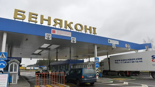 Автомобили на пересечении белорусско-литовской границы в пункте пропуска Бенякони в Гродненской области Белоруссии - 俄羅斯衛星通訊社