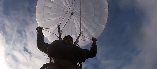 俄北方艦隊海軍陸戰隊戰士的空降訓練 - 俄羅斯衛星通訊社