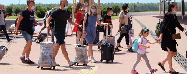 Первые туристы из России, прибывшие на отдых в Турцию. - 俄羅斯衛星通訊社