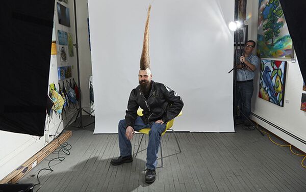 最高莫西干发型世界纪录诞生达到毛骨悚然的高度 图片 年9月21日 俄罗斯卫星通讯社