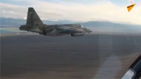 俄罗斯苏-25攻击机在吉尔吉斯斯坦演练运用航空炸弹和导弹 - 俄罗斯卫星通讯社