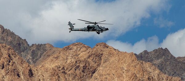 Военный индийский вертолет в Ладакхе. - 俄罗斯卫星通讯社