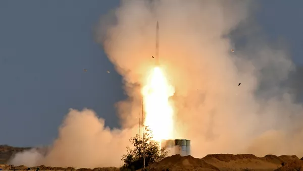 Пусковая установка зенитно-ракетного комплекса С-400 Триумф во время командно-штабных учений Кавказ-2020 на полигоне Ашулук в Астраханской области.  - 俄羅斯衛星通訊社