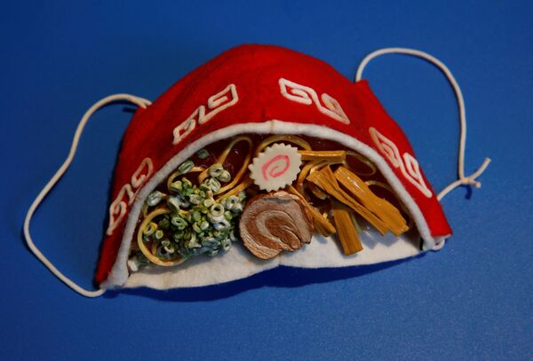 日本設計師打造“拉麵口罩” - 俄羅斯衛星通訊社