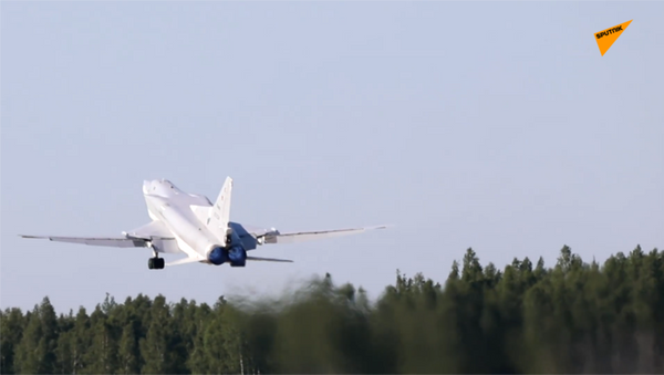 图-22远程轰炸机演习期间在白俄上空完成飞行 - 俄罗斯卫星通讯社