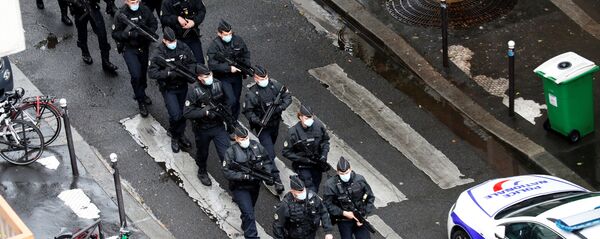 Полицейские на месте, где нескольких человек ранили у бывшего здания Charlie Hebdo - 俄羅斯衛星通訊社