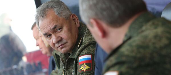 25 сентября 2020. Министр обороны РФ Сергей Шойгу во время посещения президентом РФ Владимиром Путиным командно-штабных учений Кавказ-2020 на полигоне Капустин Яр Южного военного округа в Астраханской области.  - 俄罗斯卫星通讯社