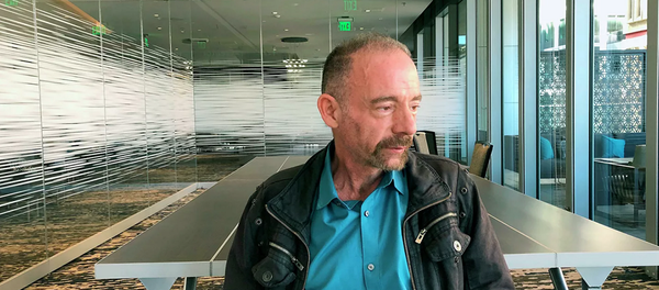 Тимоти Рэй Браун - 俄罗斯卫星通讯社