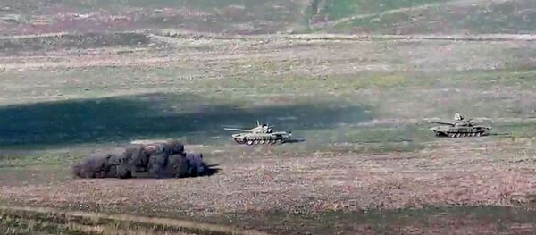 Армянская армия уничтожает азербайджанские танки на линии соприкосновения Нагорно-Карабахской Республики Армянская армия уничтожает азербайджанские танки на линии соприкосновения Нагорно-Карабахской Республики - 俄罗斯卫星通讯社