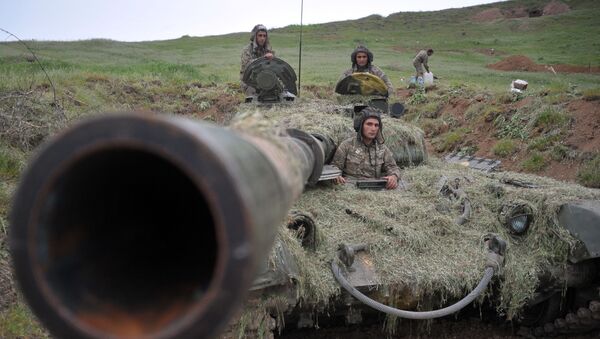 Военнослужащие армии обороны Нагорного Карабаха на первой линии обороны - 俄罗斯卫星通讯社