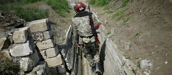 Армянский солдат в зоне Карабахского конфликтов - 俄罗斯卫星通讯社